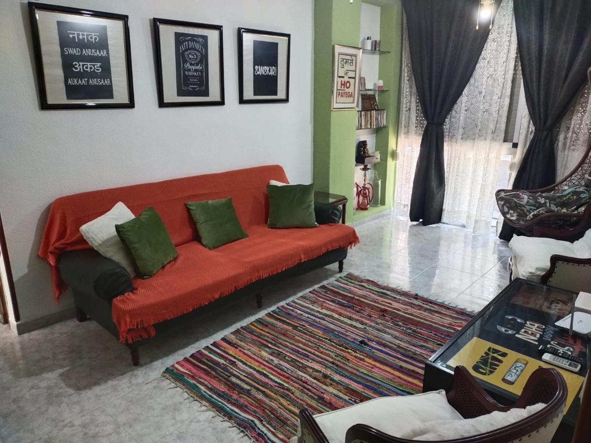 An Indian Bollywood Sevilla Experience - For Families, Couples & Business Trips Eksteriør billede